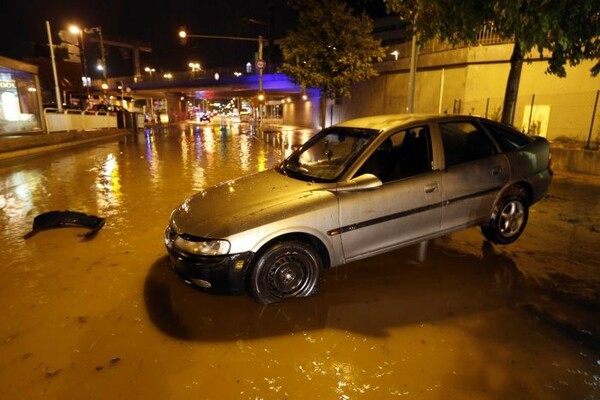 12 νεκροί από την σφοδρή καταιγίδα που έπληξε την Κυανή Ακτή χθες τη νύχτα