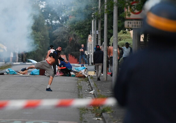 Γαλλία: Προφυλακίστηκε ο αστυνομικός που σκότωσε έναν 22χρονο σε διάρκεια ελέγχου