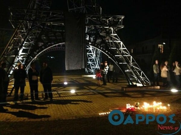 Έσβησε και ο Πύργος του Άιφελ στα Φιλιατρά