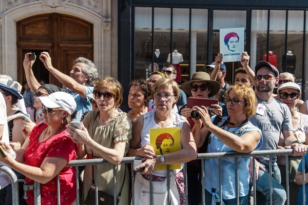 Η Γαλλία τίμησε την σπουδαία νομικό και πολιτικό Σιμόν Βέιλ στο Πάνθεον των Παρισίων