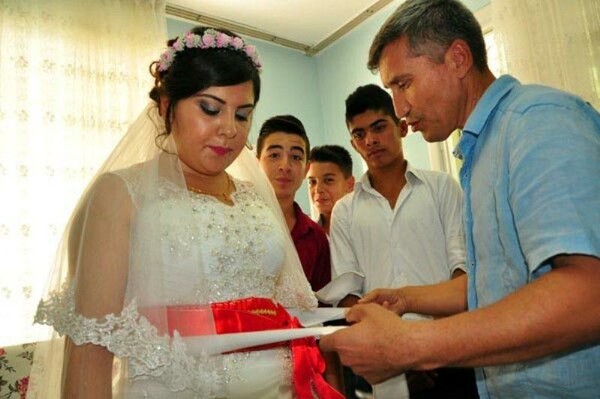 Τουρκία: Νύφη παντρεύτηκε χωρίς τον γαμπρό
