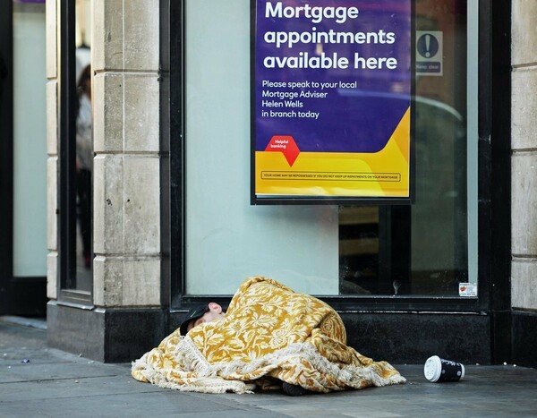 Οι άστεγοι της Μεγάλης Βρετανίας έχουν αυξηθεί κατά 30% σε μόλις ένα χρόνο