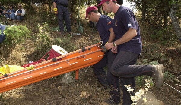 Μεγάλη επιχείρηση της Πυροσβεστικής για 31χρονη που τραυματίστηκε σε φαράγγι της Κρήτης