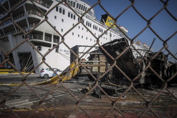 Από φορτηγό ξεκίνησε η πυρκαγιά στο γκαράζ του πλοίου «Ελευθέριος Βενιζέλος»