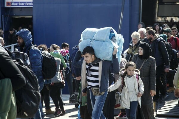 Η κυβέρνηση ζητά από τους δήμους της χώρας λίστα με χώρους που μπορούν να γίνουν hotspot