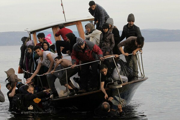 Τουρκία: Ανατροπή σκάφους με μετανάστες- Δύο νεκροί, μια αγνοούμενη