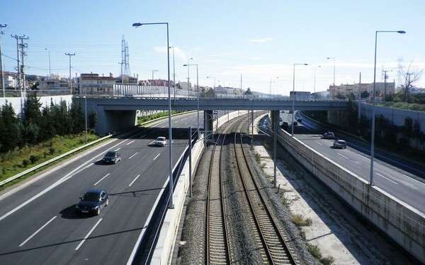 Κλείνει τα μεσάνυχτα η έξοδος της Αττικής οδού προς Πειραιά