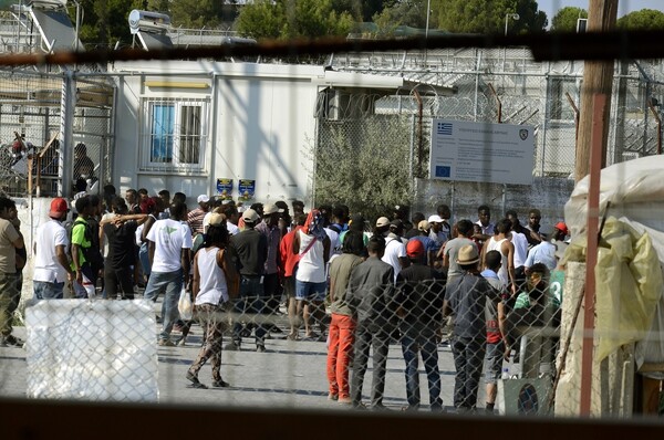 Εξηγήσεις στη Βουλή για το μεταναστευτικό από επτά υπουργούς ζητά η ΝΔ