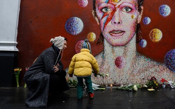 To νέο mural για τον David Bowie δεν άρεσε καθόλου (μάλλον δικαίως!)