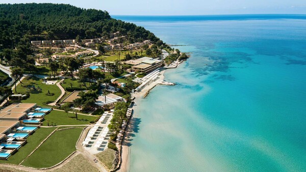 Το ξενοδοχείο Sani Resort αντικαθιστά όλα τα καλαμάκια με βιοδιασπώμενα