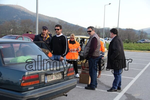 Eγκλωβισμένοι στον Αλμυρό για 5η ημέρα 250 πρόσφυγες