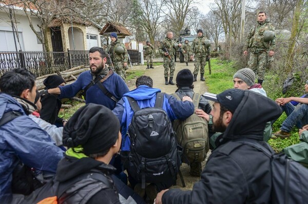 Συγκλονιστικές εικόνες της "απόδρασης" από την Ειδομένη