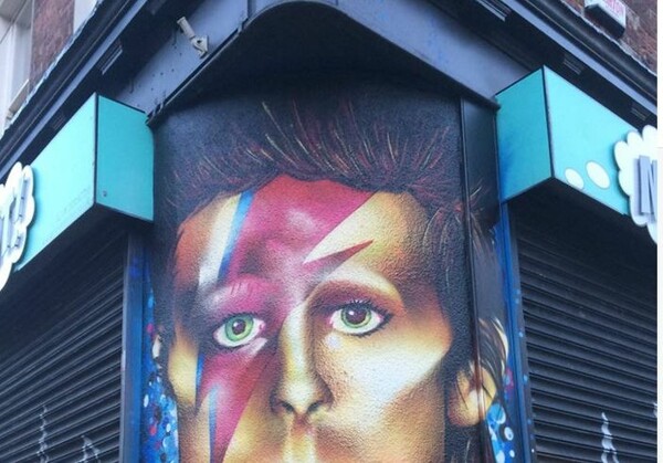 To νέο mural για τον David Bowie δεν άρεσε καθόλου (μάλλον δικαίως!)