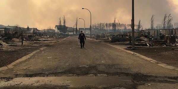 Επιβραδύνθηκε η επέκταση των πυρκαγιών στο Φορτ ΜακΜάρεϊ στον Καναδά