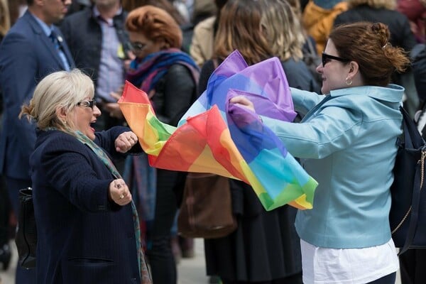 Σήμερα στην Πρίστινα, έγινε το πρώτο Gay Pride στην ιστορία του Κοσόβου