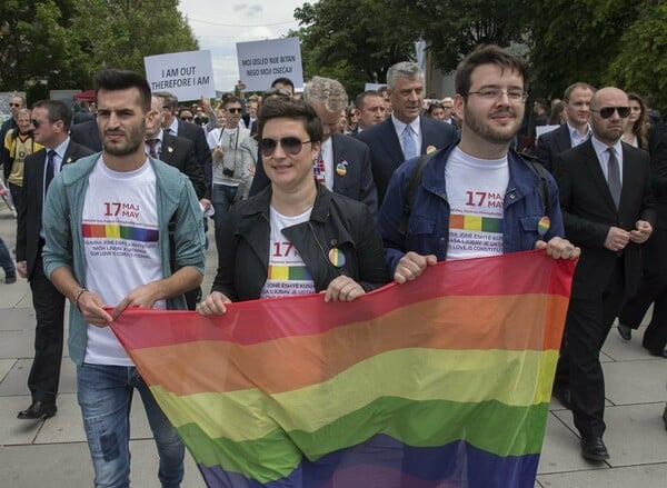 Σήμερα στην Πρίστινα, έγινε το πρώτο Gay Pride στην ιστορία του Κοσόβου