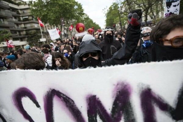 Βαρύ πλήγμα στον τουρισμό του Παρισιού από τις επιθέσεις, τις απεργίες και τις διαδηλώσεις