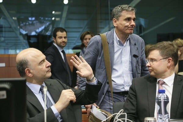 Ανάμικτα τα συναισθήματα για το Eurogroup- Ομαδικά πυρά από την αντιπολίτευση ενώ η Ευρώπη πανηγυρίζει