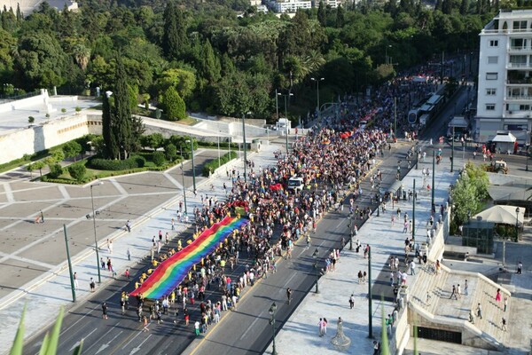 'Ελληνες ομοφυλόφιλοι προς Χρυσή Αυγή: Δεν σας φοβόμαστε!