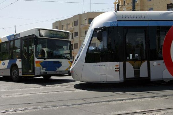 Μετρό, ηλεκτρικός, τραμ, λεωφορεία και τρόλεϊ αποφάσισαν στάσεις εργασίας την Πέμπτη