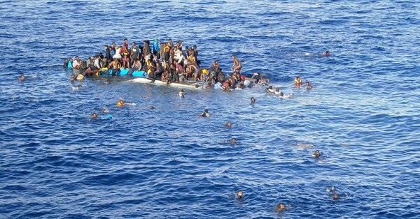 Λιβύη: Ναυάγιο με δεκάδες αγνοούμενους πρόσφυγες και μετανάστες