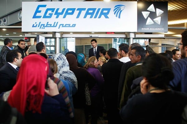 Aπό το μηδέν οι έρευνες για το αεροπλάνο της EgyptAir - Δεν υπάρχει κανένα στοιχείο για τα αίτια της συντριβής