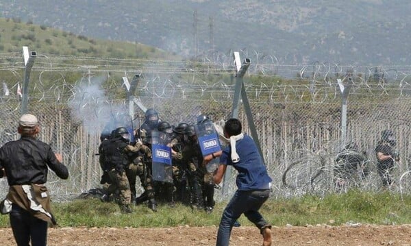 Αναστάτωση και πάλι στην Ειδομένη - Φημολογία πως την Τρίτη το πρωί θα γίνει νέα απόπειρα να περάσουν τα σύνορα