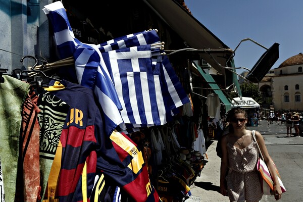 Ύφεση 1% και αύξηση της ανεργίας στο 25,2% για το 2016 βλέπει ο ΙΟΒΕ