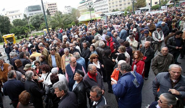 Συγκέντρωση των εργαζομένων στα ναυπηγεία Σκαραμαγκά στην Κλαυθμώνος