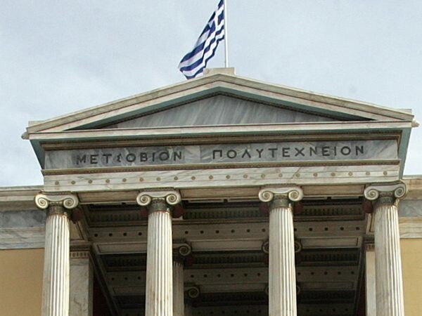 Εικόνα ερήμωσης στο Πολυτεχνείο