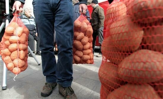 Πρόστιμο σε φούρνο που μοίραζε πατάτες