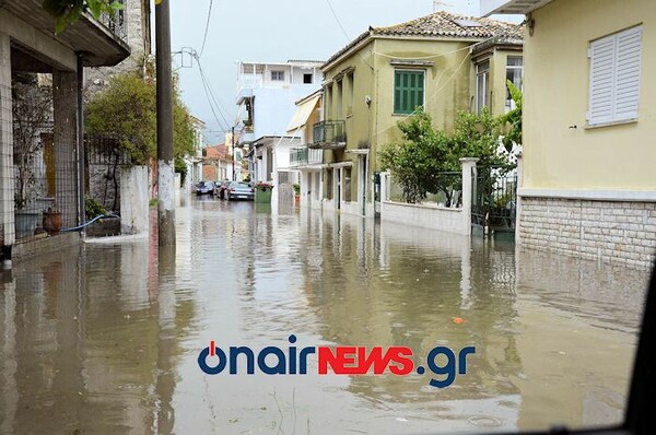 Πλημμύρες από μπουρίνια στο Μεσολόγγι