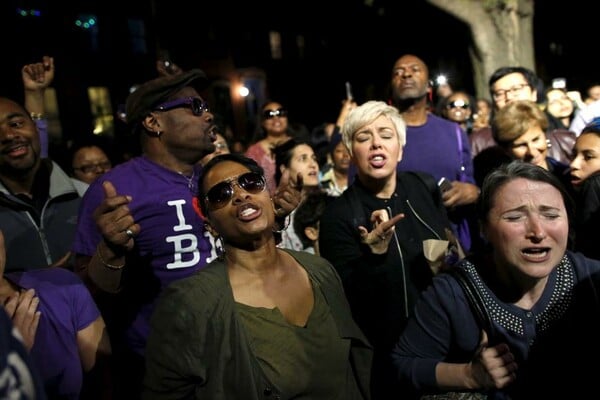 O Spike Lee διοργάνωσε street party προς τιμή του Prince στο Brooklyn (videos)