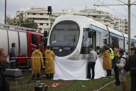 Νεκρό το ηλικιωμένο άτομο που παρασύρθηκε από το τραμ