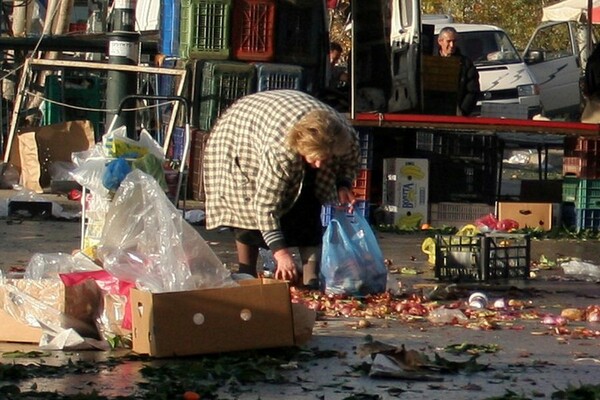 To 35,7% των Ελλήνων αντιμετωπίζει τον κίνδυνο φτώχειας ή κοινωνικού αποκλεισμού