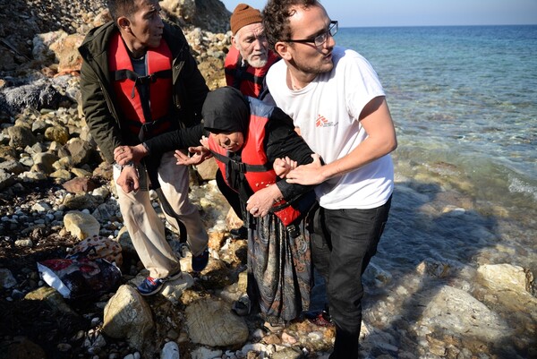 Παγκόσμια μέρα προσφύγων: Η προσφυγική κρίση στην Ελλάδα με τα μάτια των Γιατρών Χωρίς Σύνορα