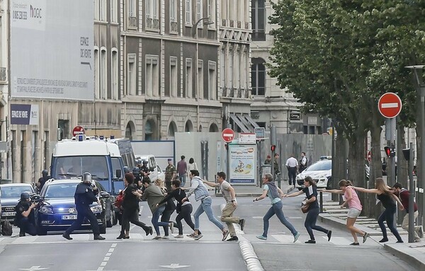 Euro 2016: Σε επιφυλακή η Γαλλία - Εντυπωσιακές εικόνες από τις ασκήσεις ετοιμότητας