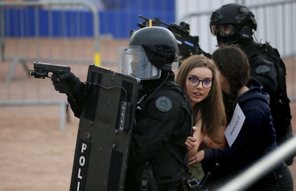 Euro 2016: Σε επιφυλακή η Γαλλία - Εντυπωσιακές εικόνες από τις ασκήσεις ετοιμότητας