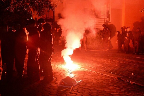 Βίαια επεισόδια και τραυματισμοί στο Βερολίνο σε διαδήλωση με αφορμή εκκένωση κτιρίου υπό κατάληψη