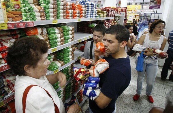 Τι συνέβη όταν η Κολομβία άνοιξε τα σύνορά της στους εξαθλιωμένους κατοίκους της Βενεζουέλας