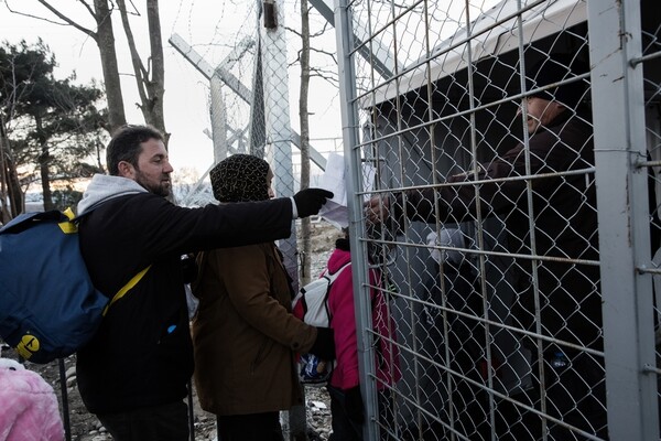 Παγκόσμια μέρα προσφύγων: Η προσφυγική κρίση στην Ελλάδα με τα μάτια των Γιατρών Χωρίς Σύνορα