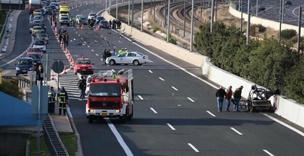 Τραγωδία στην Αττική Οδό: Οδηγός απανθρακώθηκε μέσα στο αυτοκίνητό του