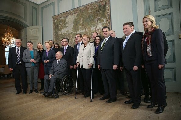 Aύξηση στο μισθό τους παίρνουν η Μέρκελ και οι υπουργοί