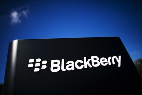 Η BlackBerry, εν μέσω κρίσης, στέλνει ανοιχτή επιστολή στο κοινό της