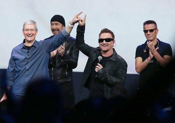 U2: Δημόσια συγγνώμη για την καταπιεστική προώθηση του άλμπουμ τους