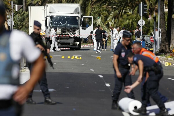 Τέσσερις συλλήψεις για το μακελειό στη Νίκαια