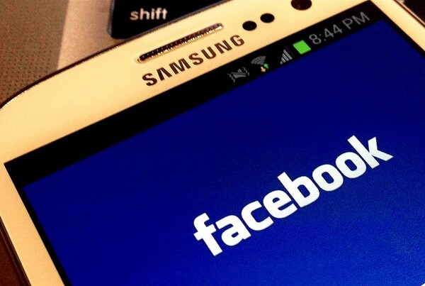 Facebook και Samsung ετοιμάζουν νέο smartphone;