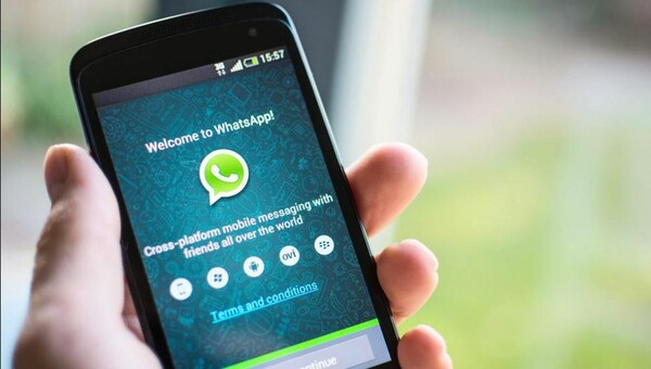Ψεύτικα μηνύματα με προειδοποιήσεις για τρομοκρατικά χτυπήματα διαδόθηκαν στο Whatsapp των Ιταλών