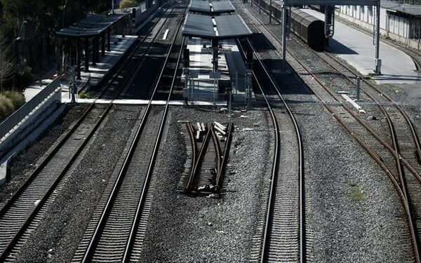 Ακινητοποιημένα και σήμερα τα τρένα και ο προαστιακός