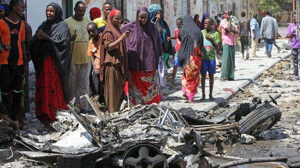 10 νεκροί σε διπλή βομβιστική επίθεση στη Σομαλία